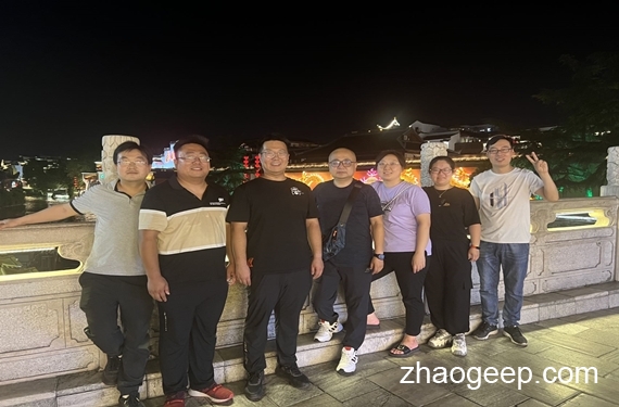 兆格環(huán)保三季度南京團(tuán)建 鑫兆豐全自動液壓榨油機